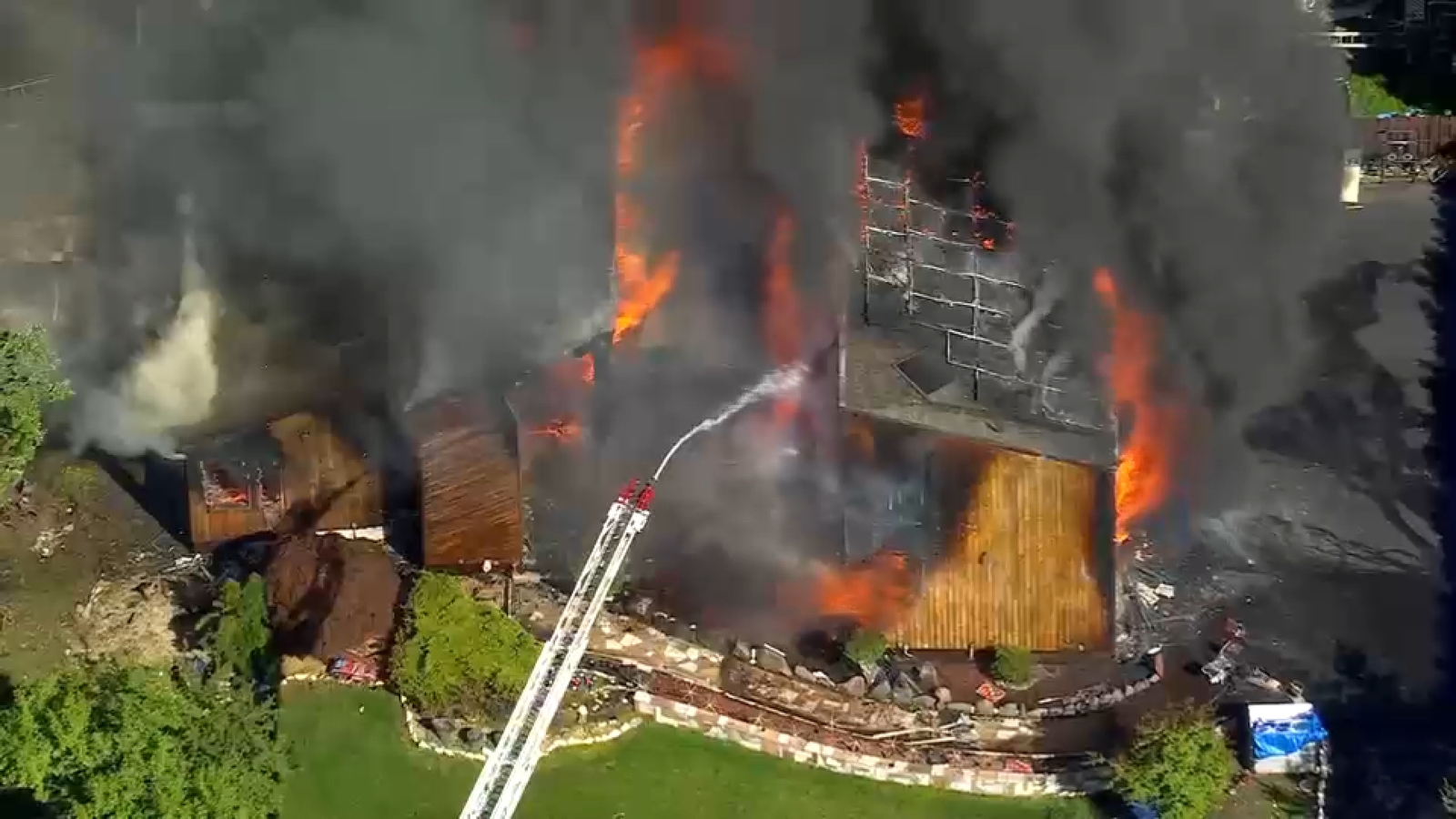 Raging fire ripping through home in NJNewsCopter 7 was over the burning home located on 17th Street near Fifth Avenue in Norwood.