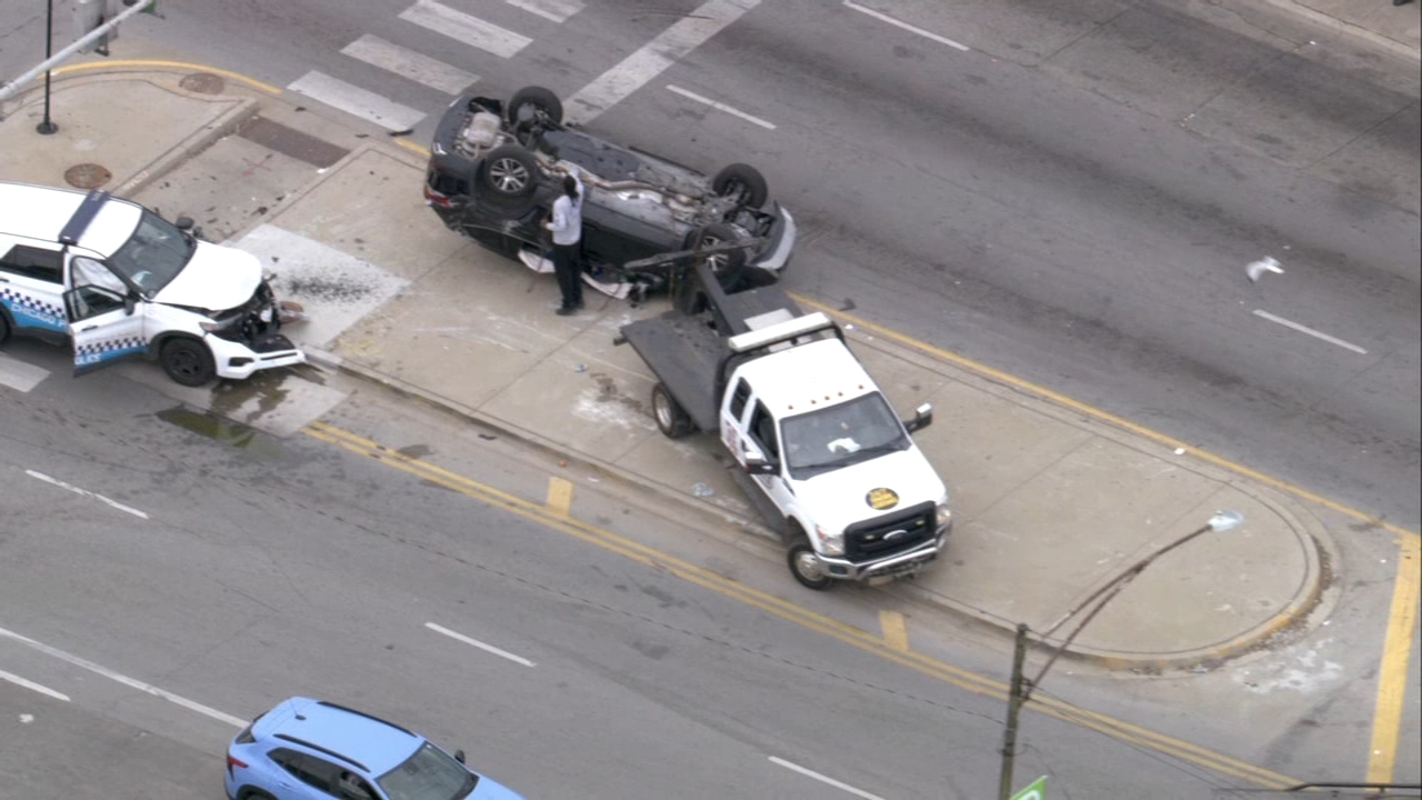 2 CPD officers, woman, baby taken to hospitals after crash: police