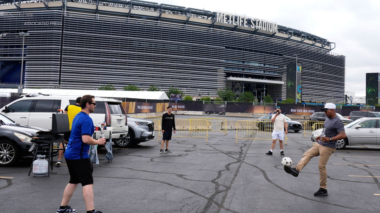 New York reduces World Cup round-trip shuttle bus prices