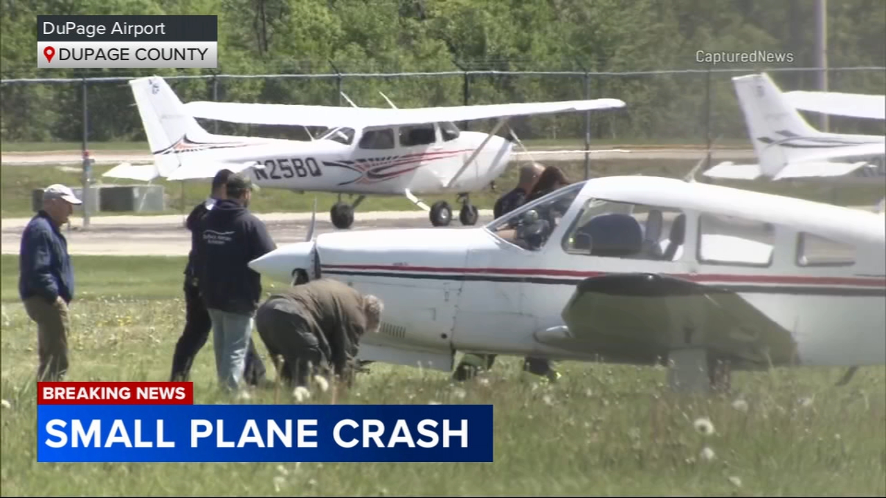 Small plane crashes into sign at DuPage Airport: West Chicago fire