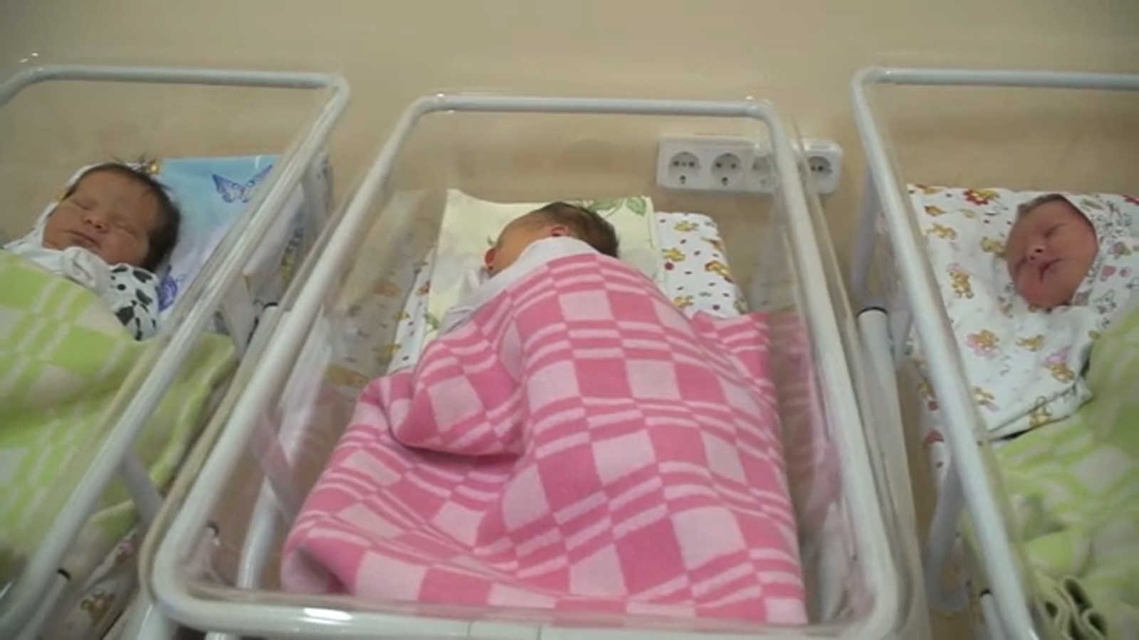 Pediatricians urge parents to give newborns vitamin K shot to prevent bleeding