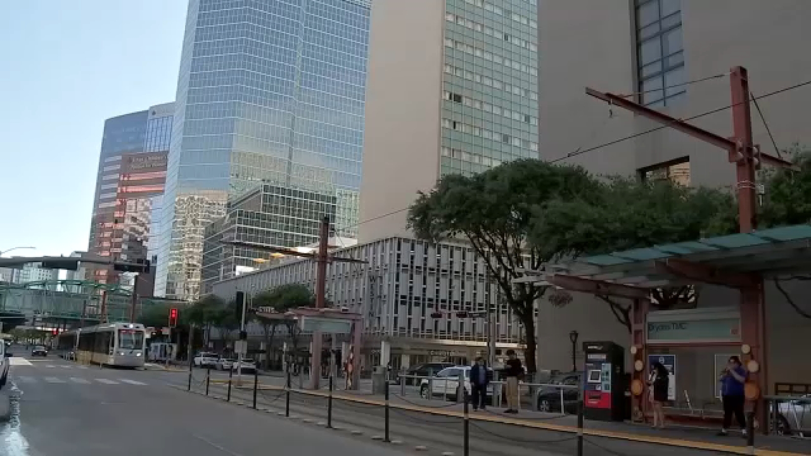 Man arrested, charged after Houston Methodist employee stabbed: HPDHouston police confirmed that Perry Green has been charged after a woman was stabbed and robbed inside the Texas Medical Center garage on Monday.