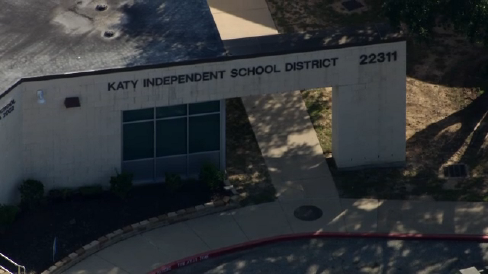 Ex-Katy ISD teacher's aide accused of having sex with teen: PoliceA former Katy ISD teacher's aide has been charged with online solicitation of a minor after police say he messaged a 13-year-old student and eventually had sex with her.