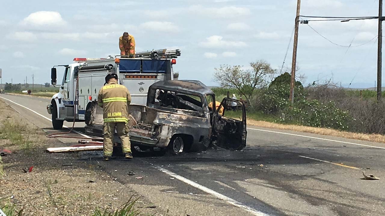 2 killed after a pickup truck and semi-truck collide in Merced County ...