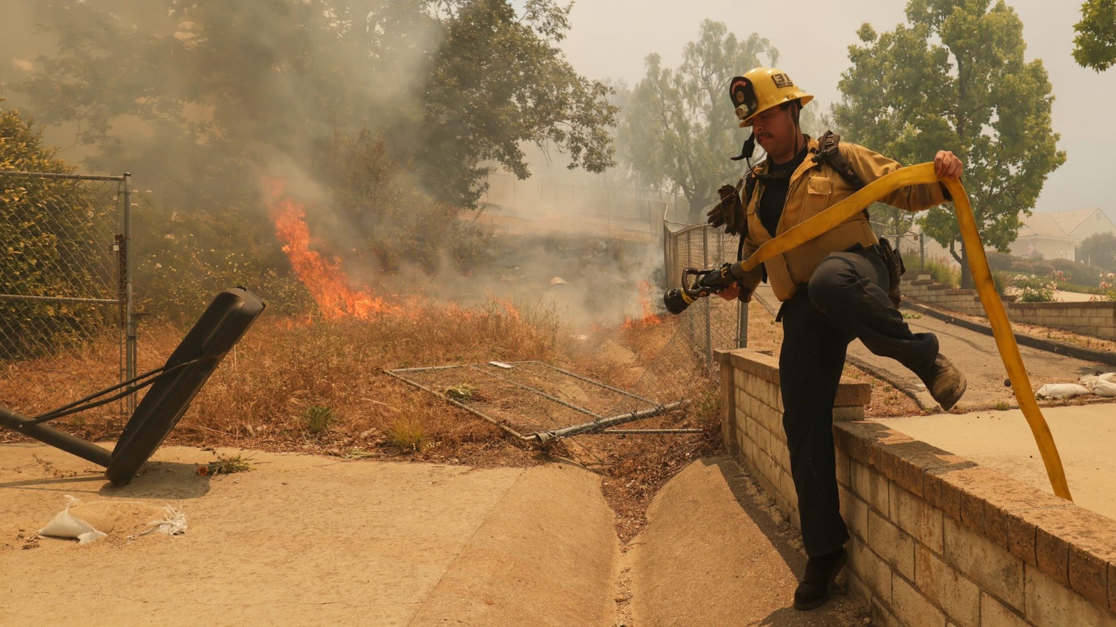 Thousands ordered to evacuate as CA wildfire threatens homes