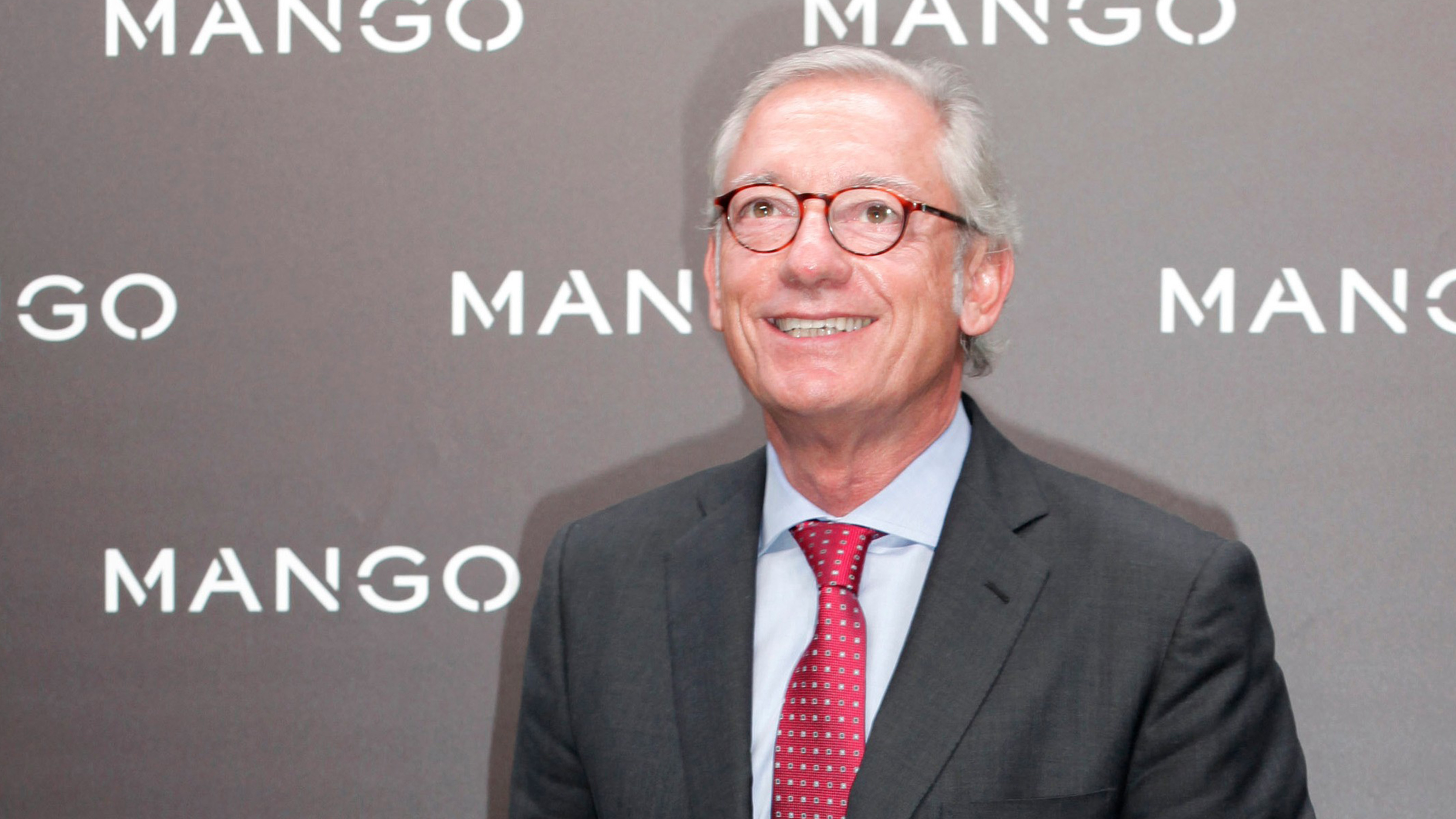 Isak Andic, the founder of Spanish fashion brand Mango, arrives at the Fall-Winter 2011 Mango's fashion show in Paris Tuesday, May 17, 2011. 