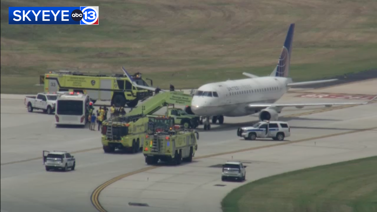 United Express plane that landed at IAH from Arkansas experienced landing gear issue, airline says