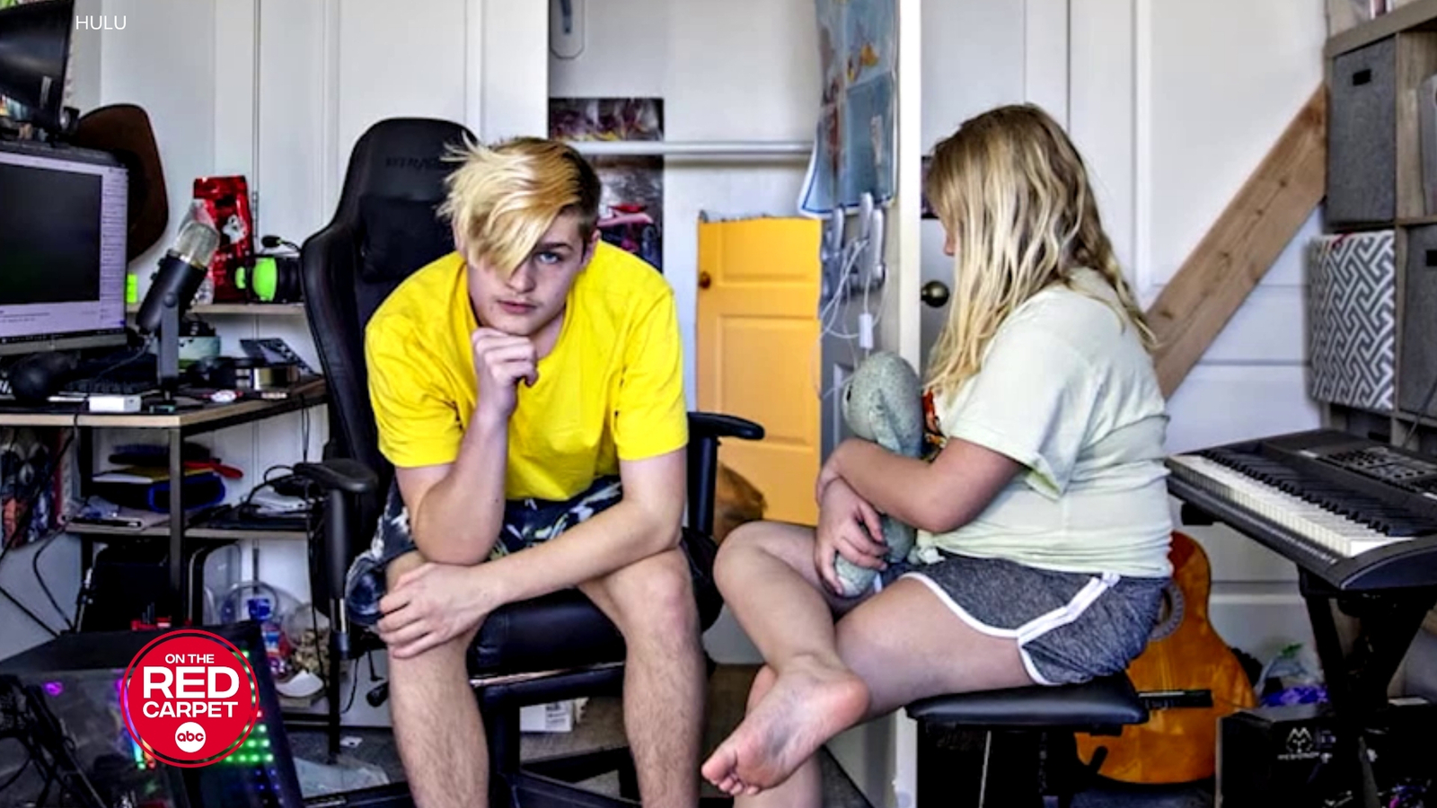 Siblings lock themselves in a bedroom for 54 days, documenting it live on TikTok in new docuseries