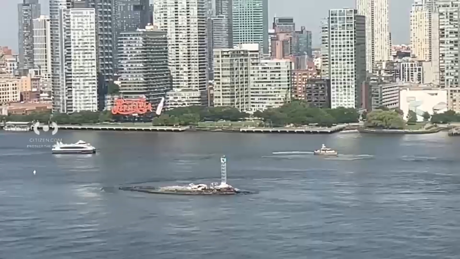 Body of 80-year-old man pulled from East River in Queens; investigation underway