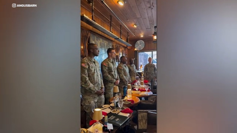 82nd Airborne Chorus performs at the Angus Barn
