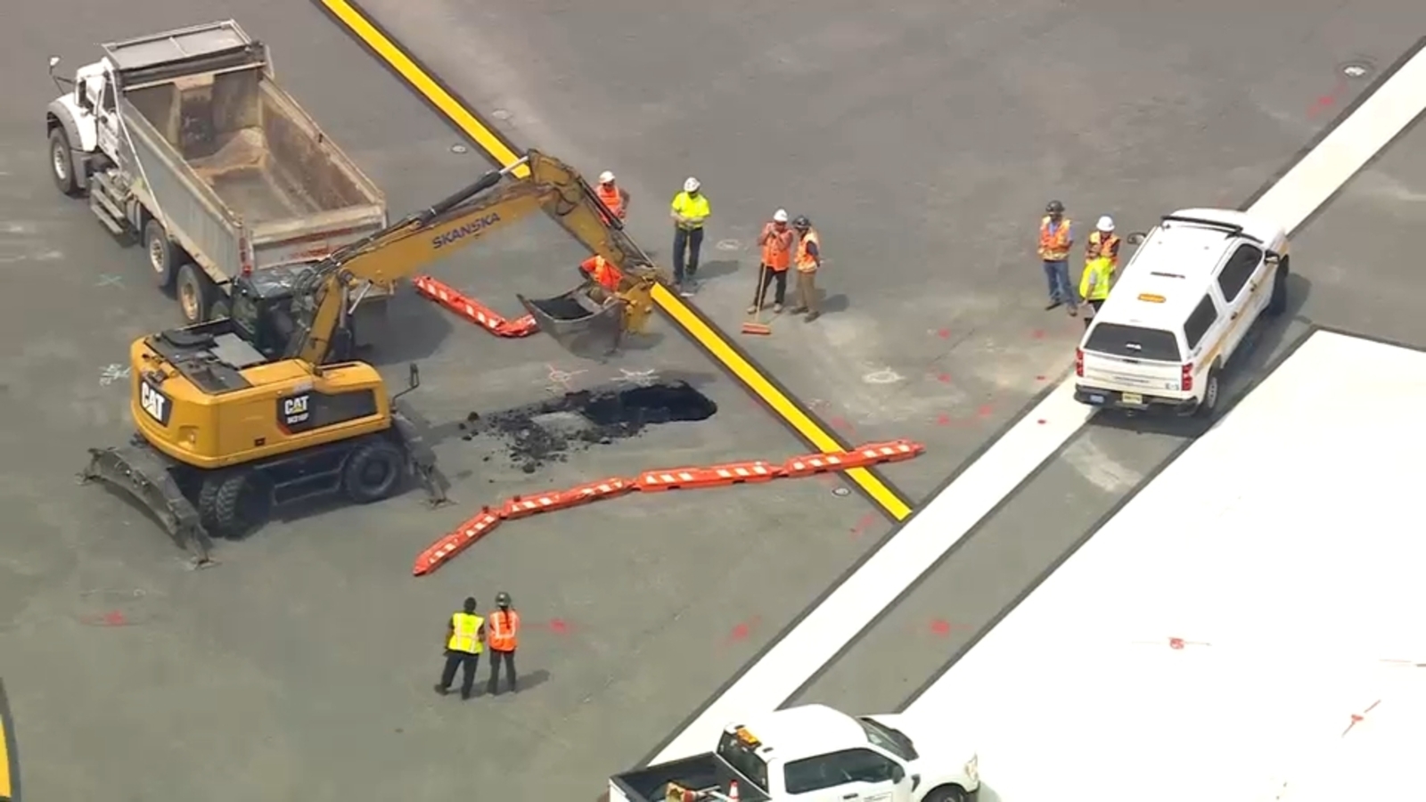 LGA delays and cancellations: Sinkhole shuts down one of LaGuardia ...