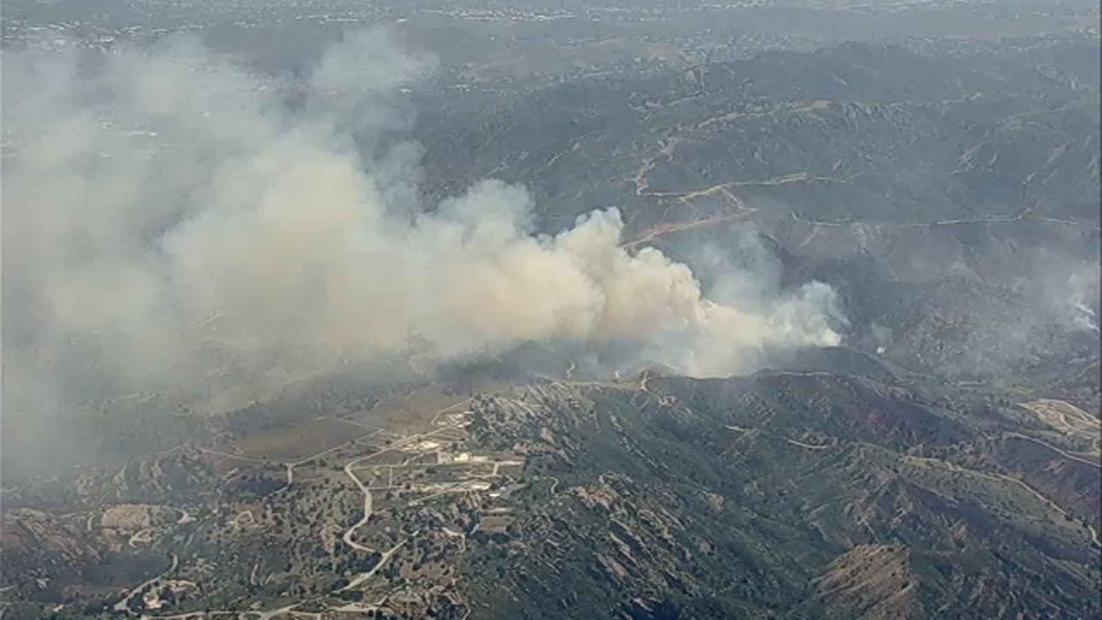 All Simi Valley USD schools to remain closed all week as Sandy Fire forces thousands into evacuation