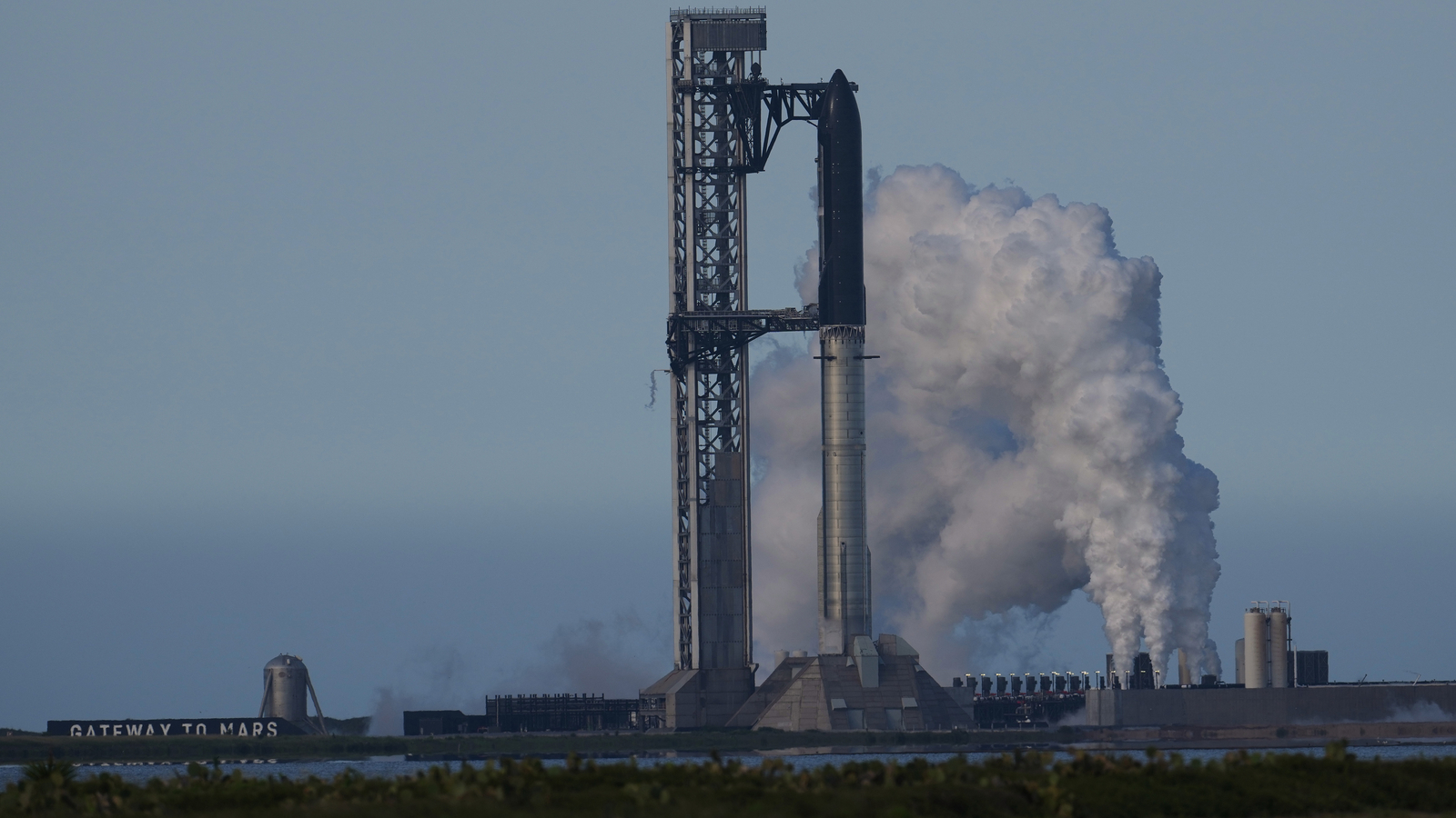 SpaceX tries to launch a bigger version of Starship but hits a series of last-minute problems SpaceX tries to launch a bigger version of Starship but hits a series of last-minute problems