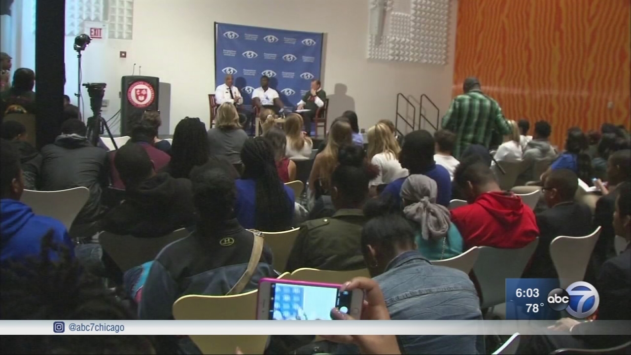 Chicago students work with community leaders to stop violence
