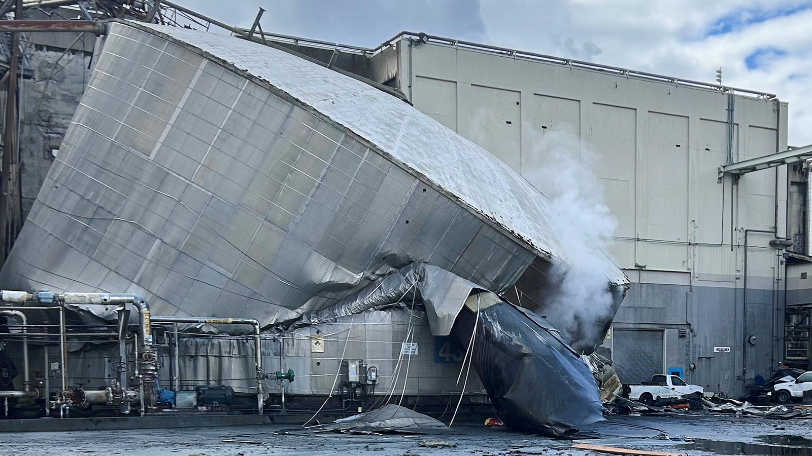 Nippon Dynawave Packaging Company chemical tank implosion At least 1 dead 9 others missing in Longview Washington  ABC7 Chicago