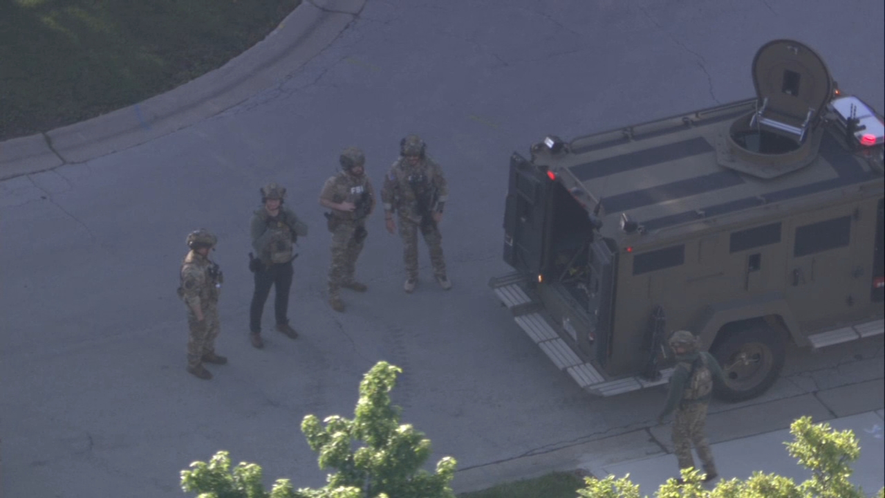 Heavy police presence reported in Oak Forest
