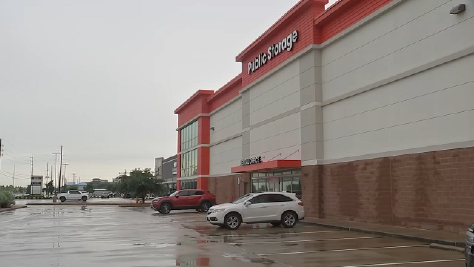 2 suspects found with hundreds of pieces of stolen mail inside U-Haul in NW Harris County: Pct. 4