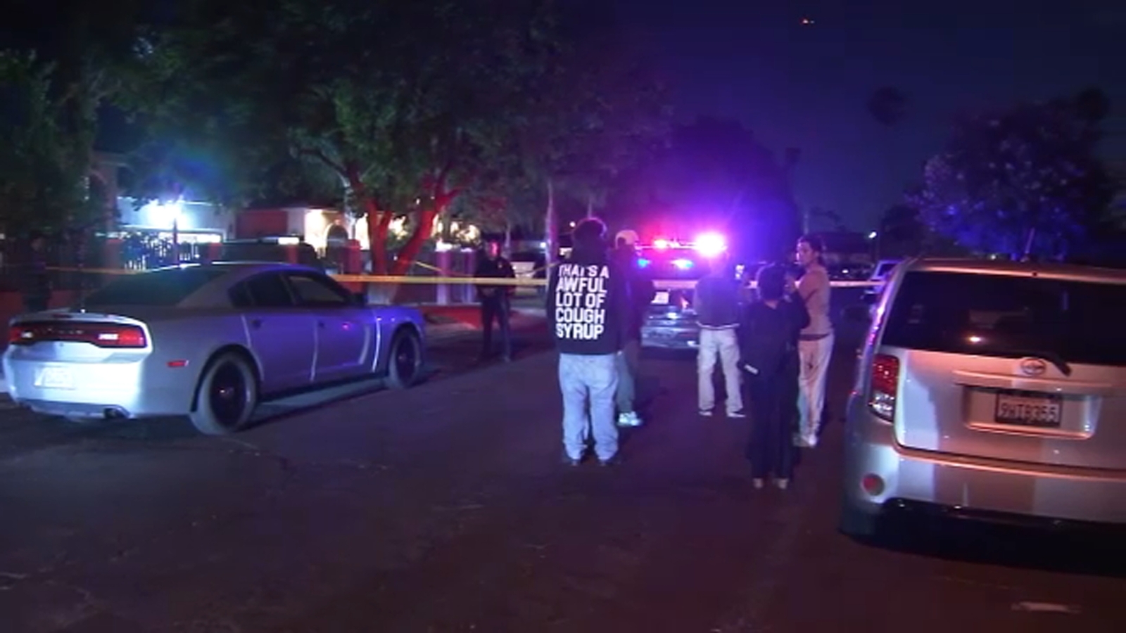 2 adults, 2 juveniles found dead in apparent murder-suicide in North Hills, LAPD says