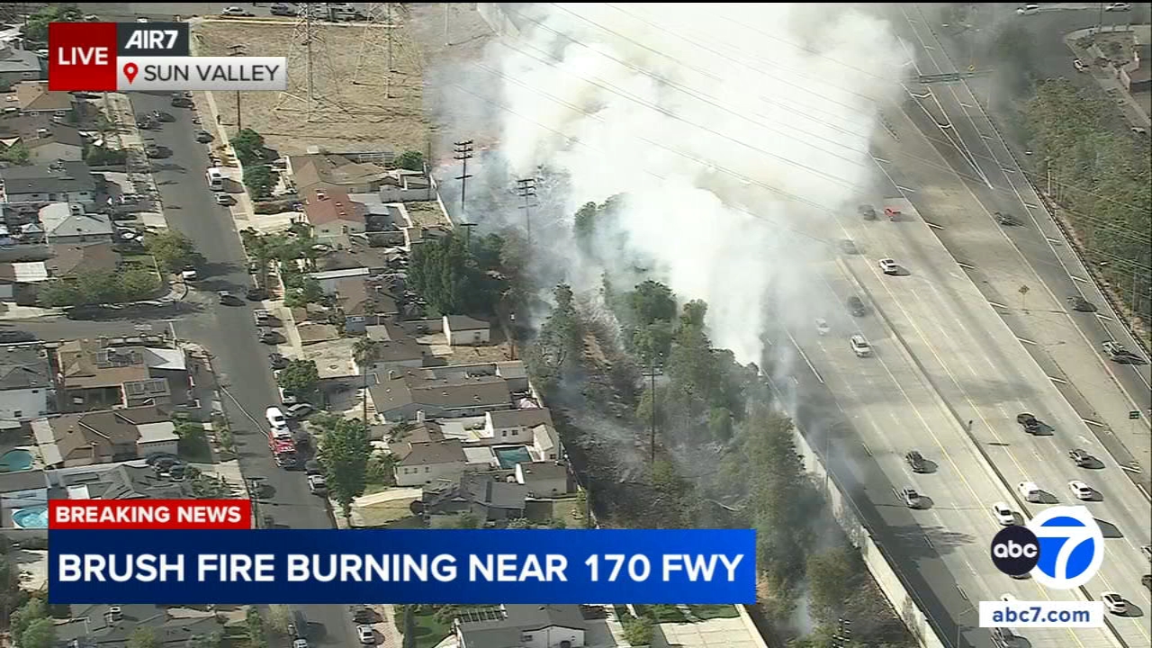 Brush fire erupts near 170 Freeway in Sun Valley
