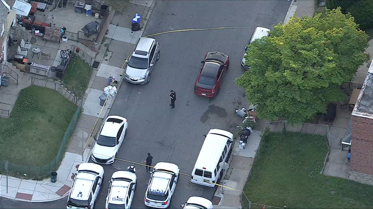 5 people, including 4 kids, hospitalized after being hit by driver in Philadelphia