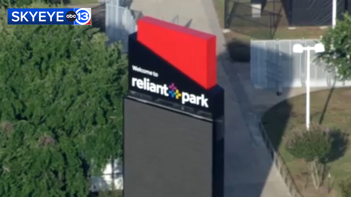 Images from SkyEye13 showed Reliant Park signage going up around Houston Stadium on Friday. The stadium will revert to its former name, Reliant Stadium, after years as NRG Stadium.