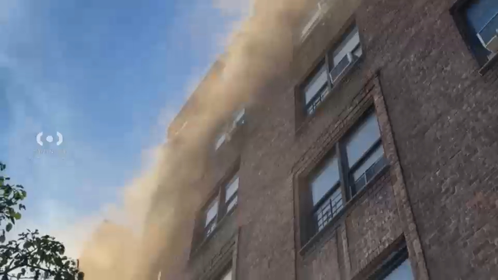 2 hurt amid apartment fire in Jackson Heights, Queens - ABC7 New York