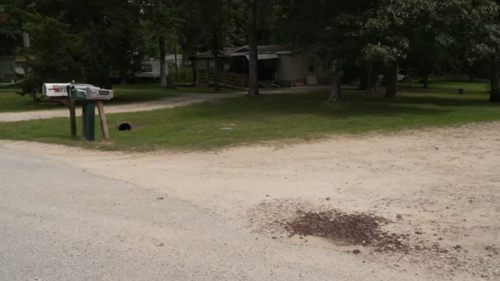 Homeowner reports finding unknown 15-year-old dead in front of Montgomery County home, deputies say