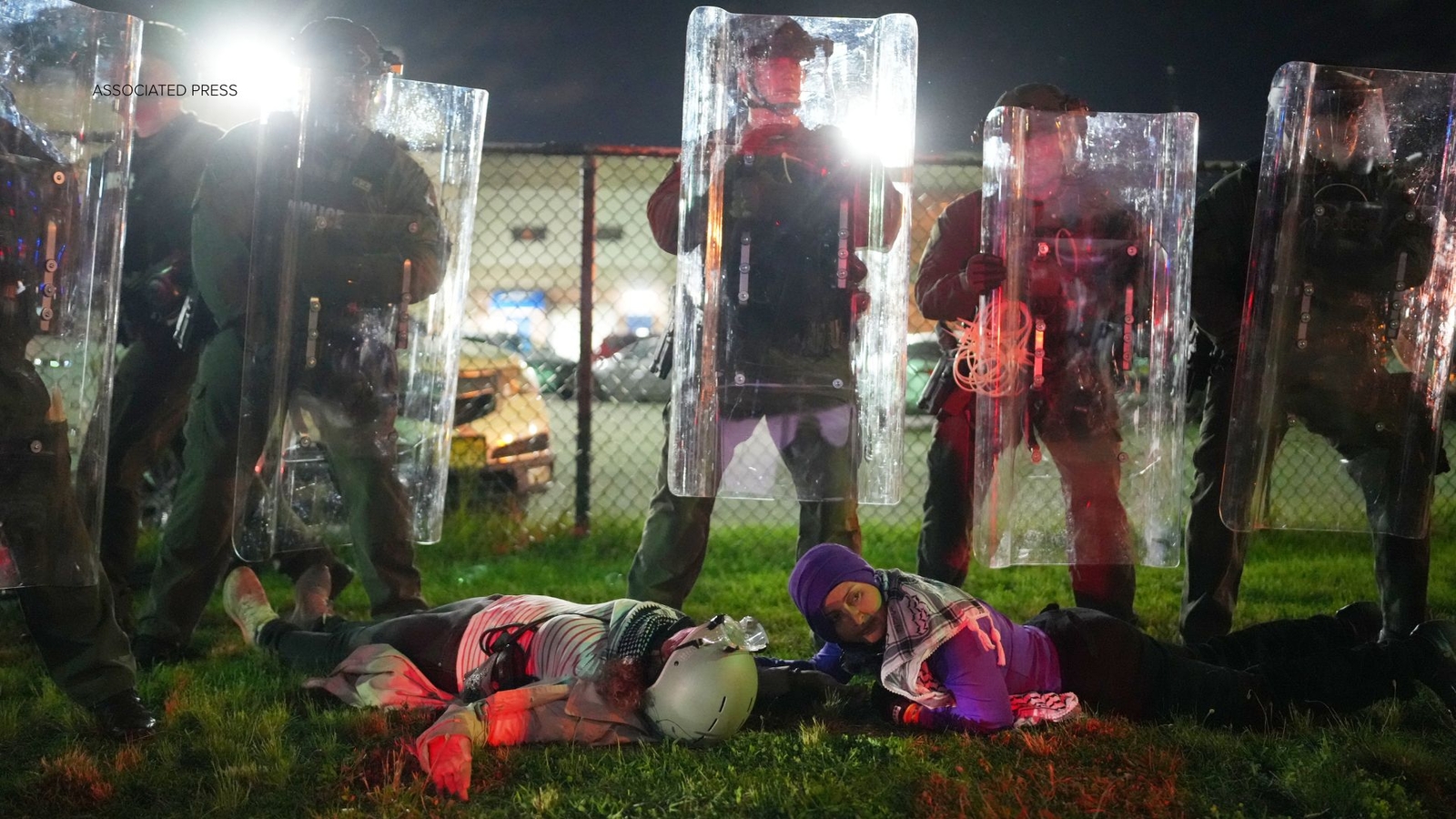 Newark Mayor Ras Baraka orders mandatory curfew for protesters near Delaney Hall