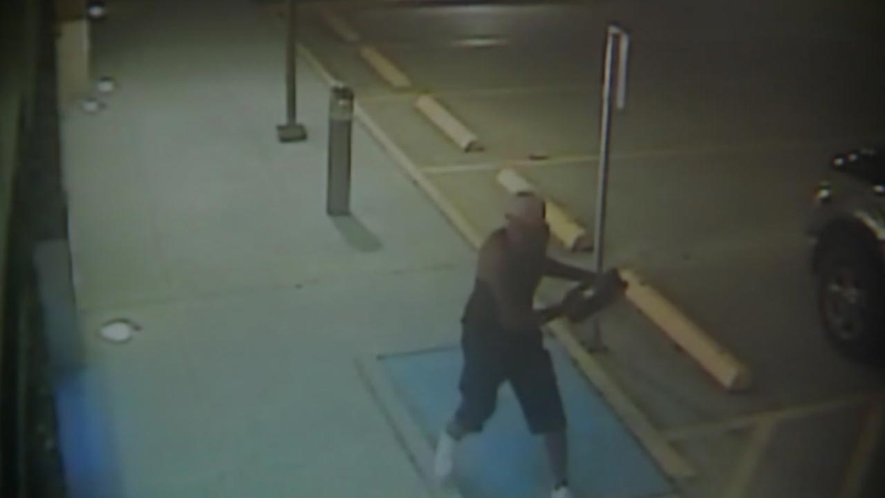 Man uses rat trap to break into business