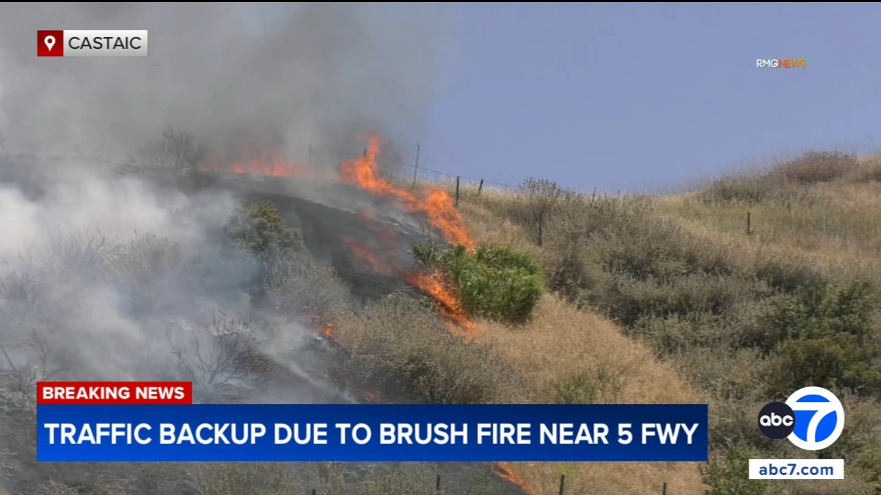 Fire near 5 Freeway in Castaic creates major traffic backup