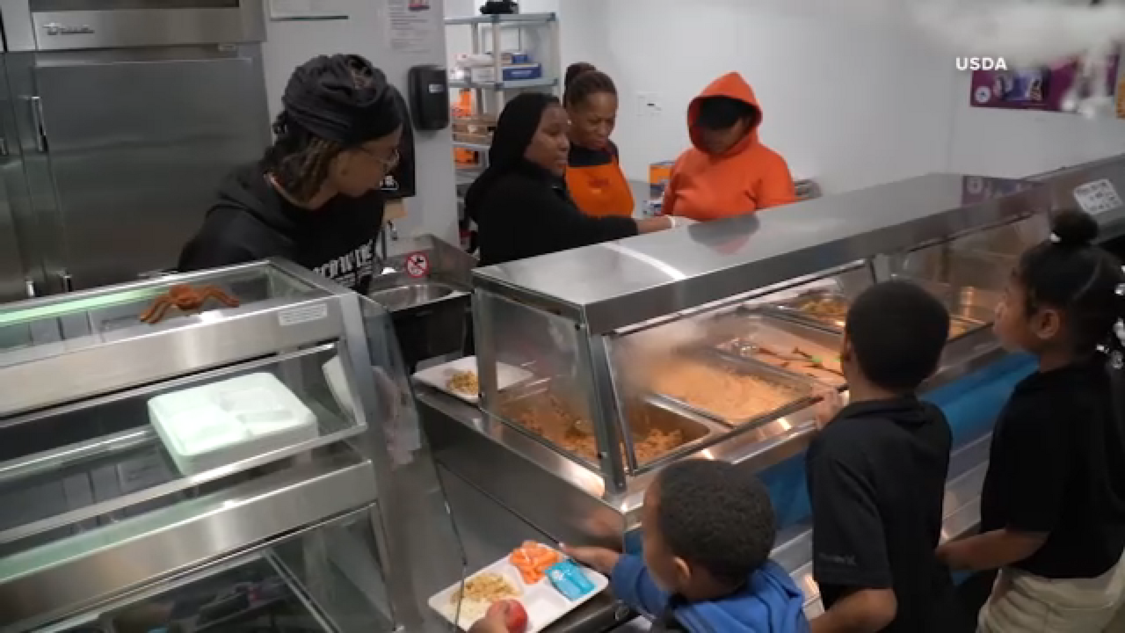 33 HISD campuses no longer participating in free lunch program