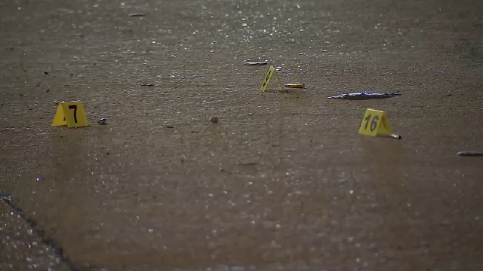3 men injured in drive-by shooting near convenience store, HPD says