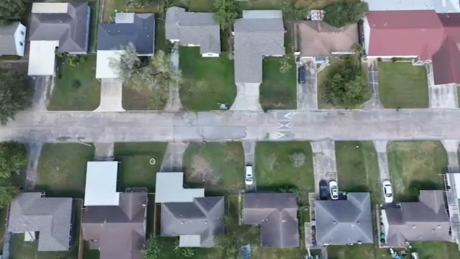 Home sellers are pulling homes off the market at a near record pace ...