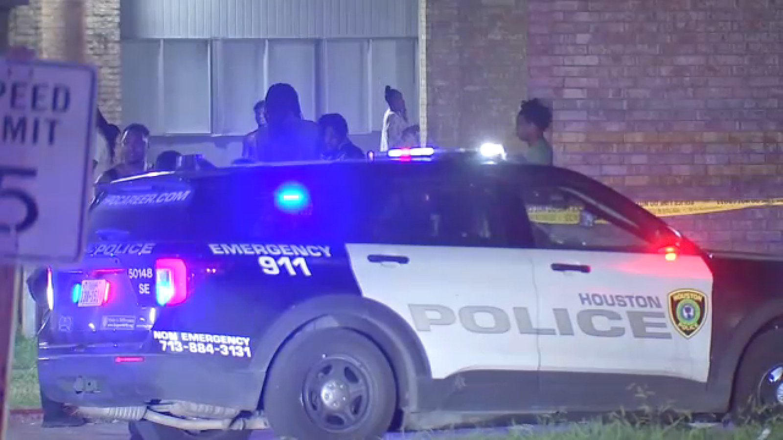Woman stabs man to death during argument in southeast Houston apartment, HPD says