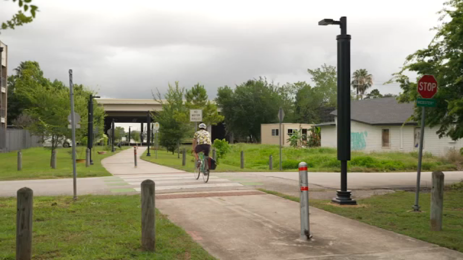 تمت إضافة الأضواء الشمسية على طول طريق Columbia Tap Trail قبل كأس العالم 2026