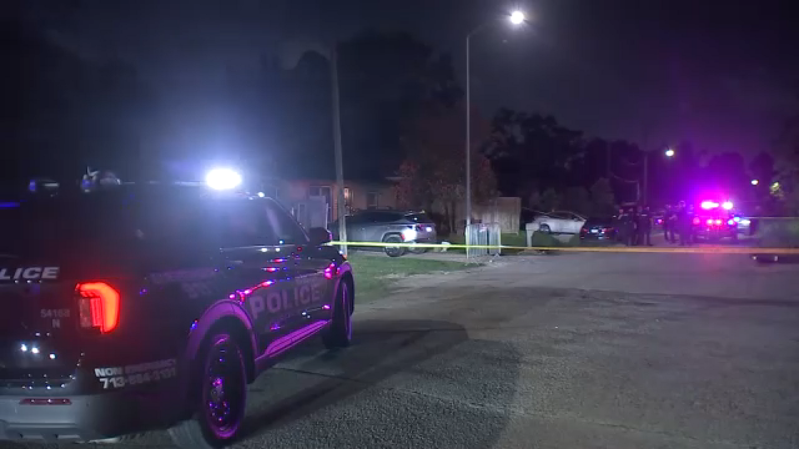Drive-by shooting suspects on the run after 2 shot, 1 pistol-whipped on ...