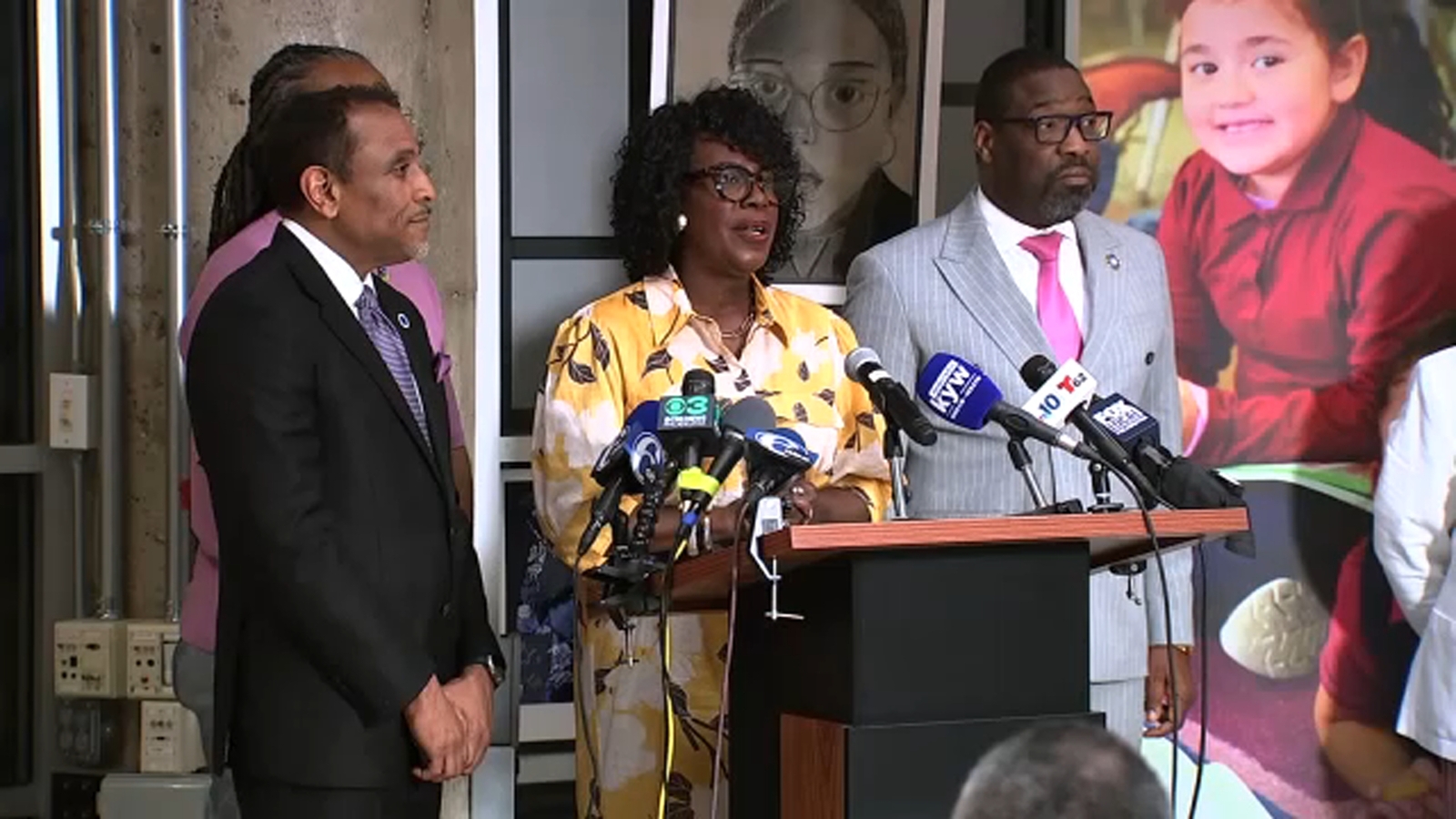 Philadelphia city leaders announce plan to save hundreds of school district jobs