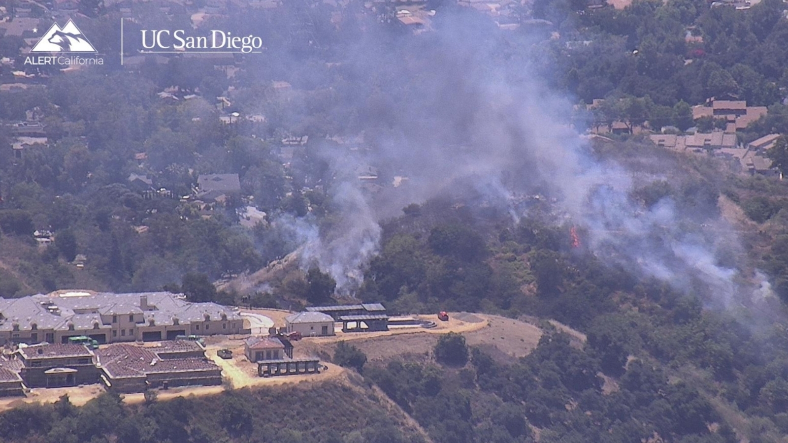 Small brush fire breaks out in Glendora area, burning at least one structure