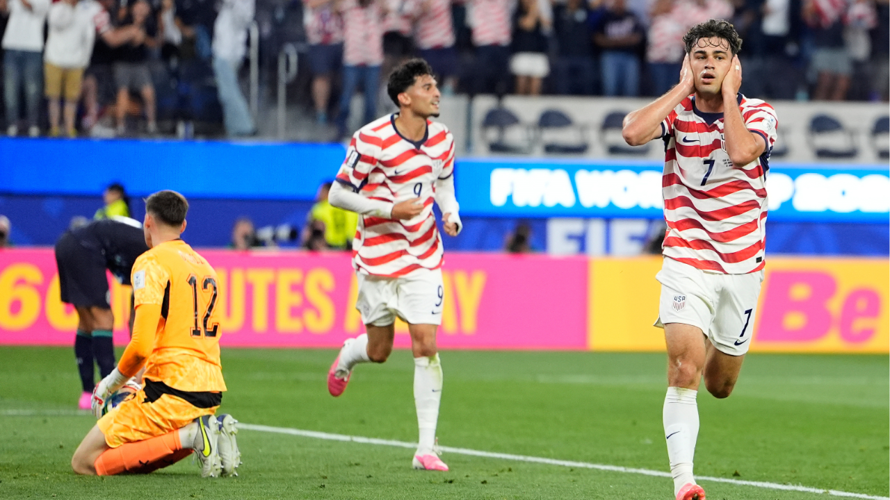 United States' Giovanni Reyna, right, reacts after scoring his team's fourth goal during the World Cup Group D soccer match between the United States and Paraguay in Inglewood.