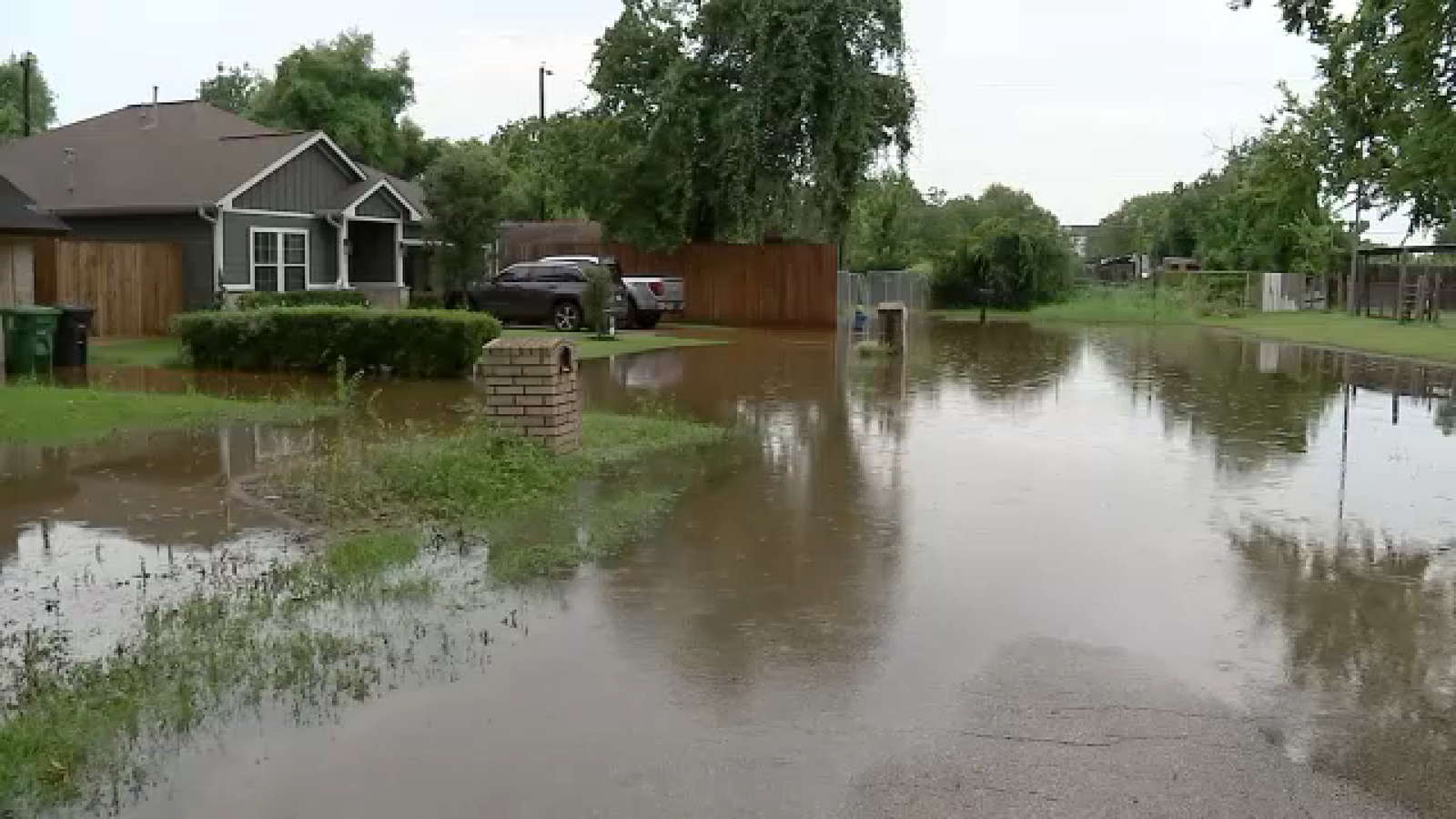 Houston's Flooded Streets: Why Water Isn't Always an Infrastructure Failure - News Directory 3