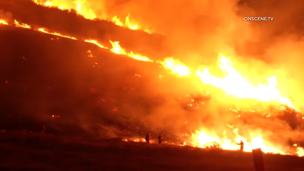 Evac orders in effect for 2,000-acre brush fire in Riverside County