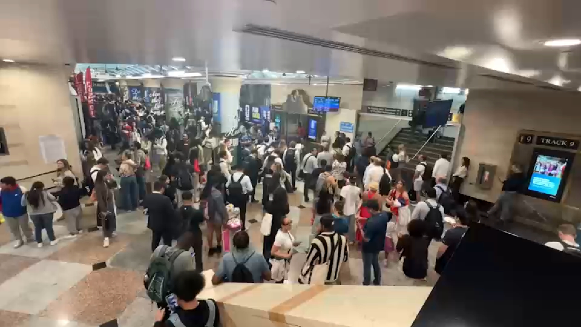 Travel mainly smooth Tuesday despite gridlock alert due to World Cup France-Senegal match