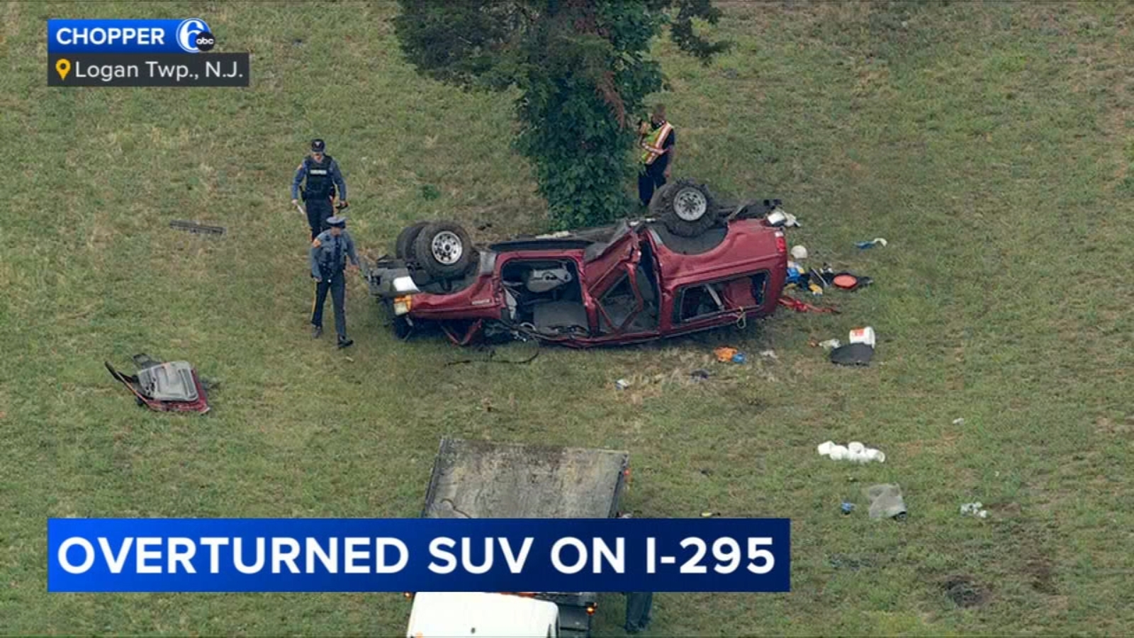 Car slams into tree along I-295 in Logan Twp., New Jersey