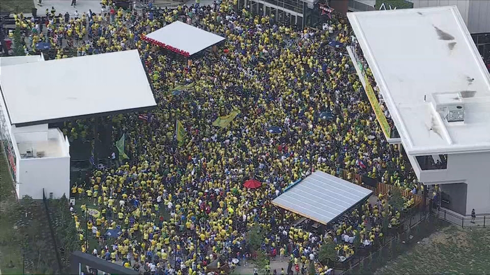 World Cup fans take over Stateside Live!