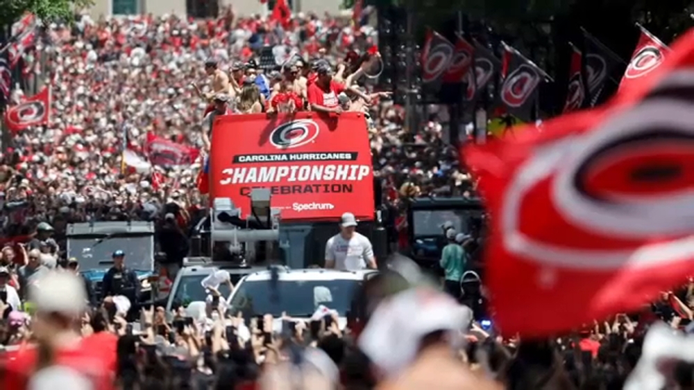 Sea of red and black: Caniacs celebrate the Stanley Cup Champs