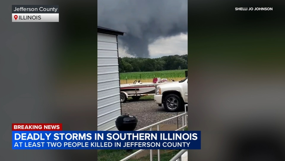 2 people dead due to storms in Illinois; flooding concerns in Chicago