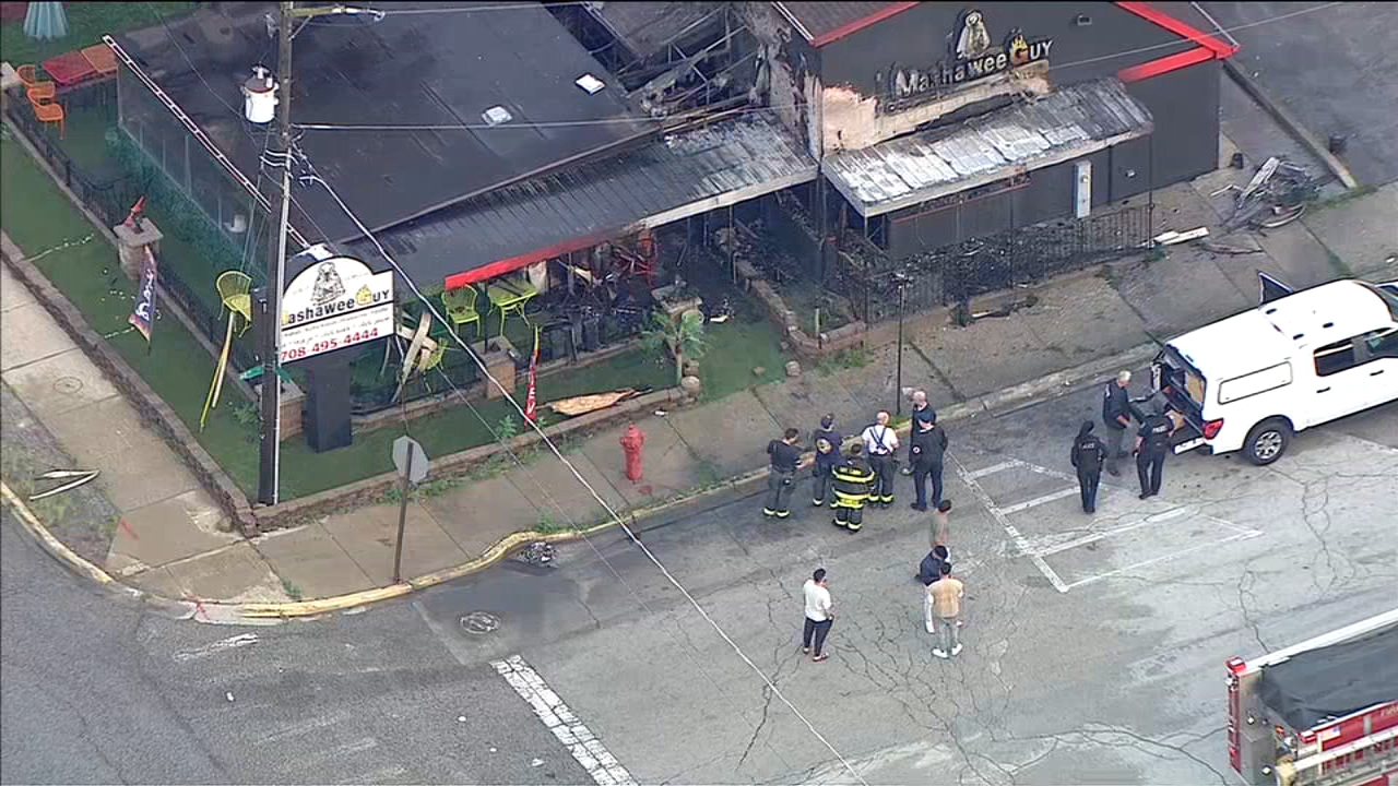 Oak Lawn restaurant damaged in fire, video shows