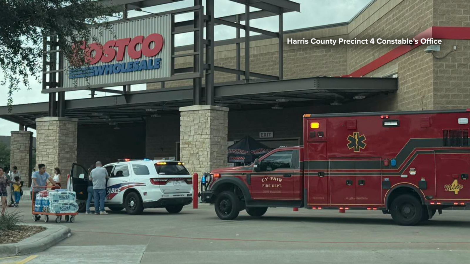 Mom arrested, charged after leaving 4-year-old alone in hot car at Costco, Harri...