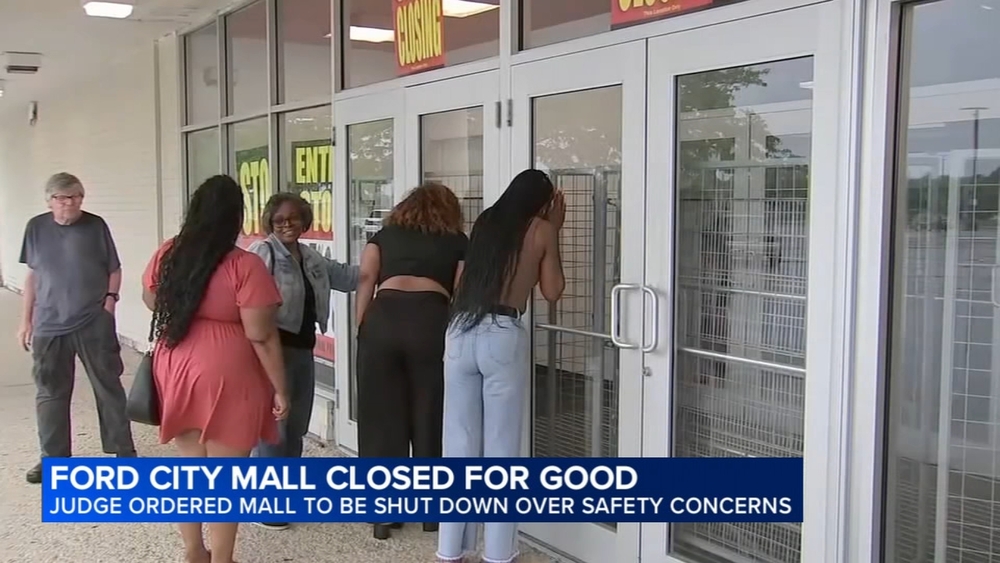 Buyer wants to redevelop Chicago mall property after emergency closure