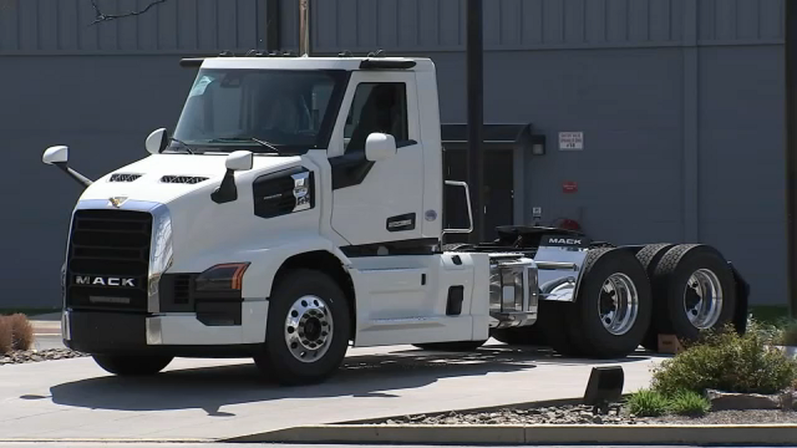 From peace talks to Pennsylvania: President Donald Trump to visit Mack Truck facility in Macungie From peace talks to Pennsylvania: President Donald Trump to visit Mack Truck facility in Macungie